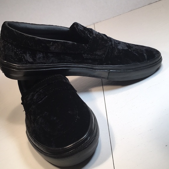 NWT Vans Skste Style 53 Classic Slip-Ons in Black Velvet Women’s 6.5 - Picture 7 of 10